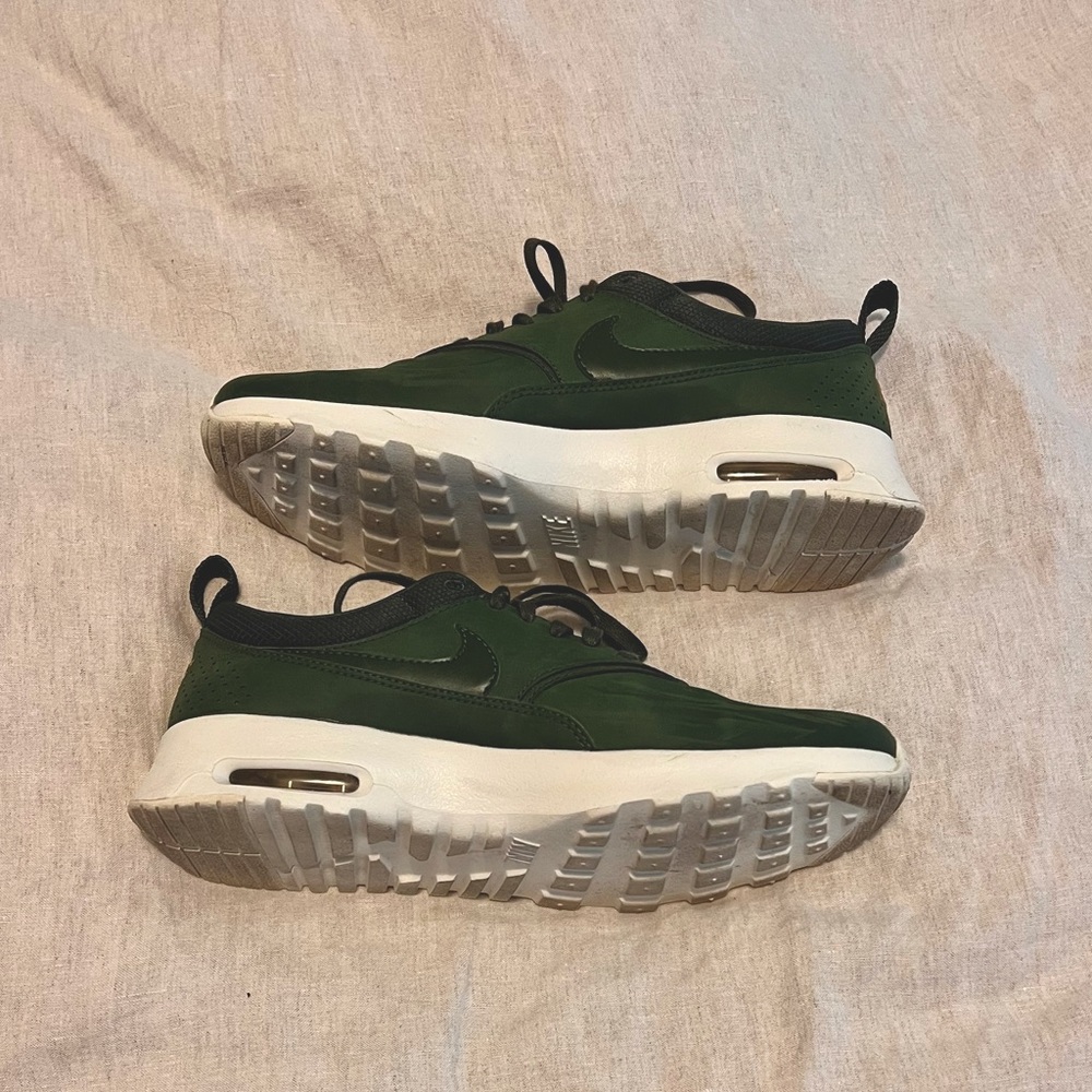 Barely Worn Leather Nikes, Forest Green, size 7.5